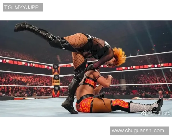 2020年WWE地狱牢笼大战莎厦与贝利的巅峰对决与精彩瞬间回顾